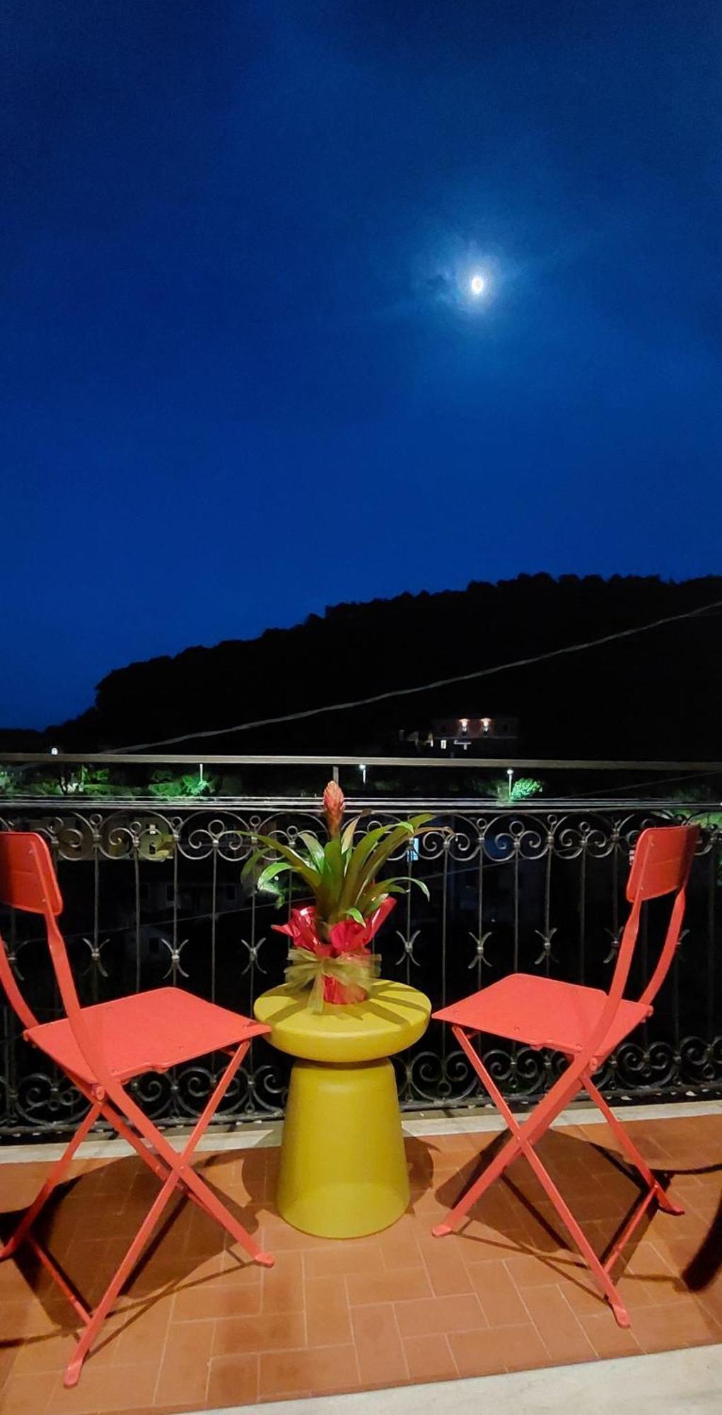 Moderno Appartamento Vista Mare, Con Parcheggio Privato Porto Venere Bagian luar foto