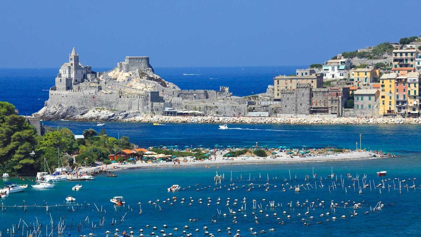 Moderno Appartamento Vista Mare, Con Parcheggio Privato Porto Venere Bagian luar foto